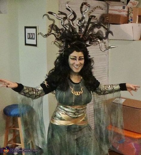 Madusa Costume, Medusa Outfit, Diy Medusa Costume, Medusa Halloween Costume, Medusa Headpiece, Haunted Library, Turned To Stone, Queen Halloween Costumes, 2015 Halloween Costumes