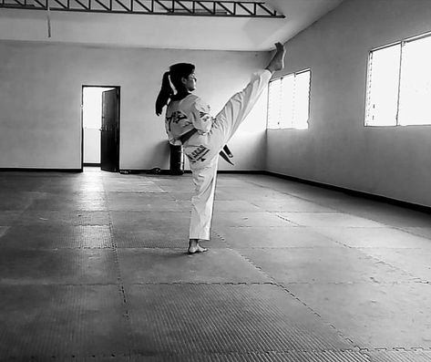 Ap chagui taekwondo Filipino Girl, Taekwondo, Luxury Life, Mirror Selfie, Quick Saves