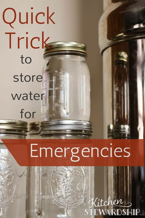 Quick Trick to Store Water for Emergencies. 30-second trick - takes no time and practically no space. Includes instructions for how to safely DRINK your stored water, since it actually does go bad in time. How To Store Water For Emergency, Water Storage Ideas Home, Water Survival, Emergency Preparedness Food, Shtf Preparedness, Storing Water, Emergency Prepardness, Emergency Preparedness Kit, Emergency Preparation