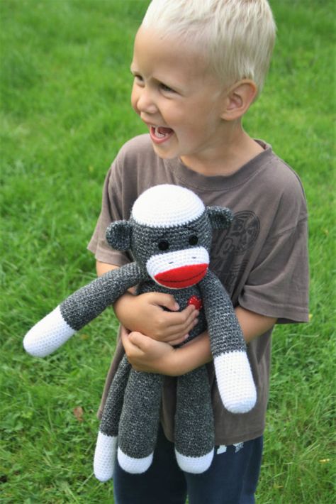 Amigurumi sock monkey | Free crochet pattern | lilleliis Sock Monkey Pattern, Crochet Sock Monkeys, Crochet Monkey, Diy Crochet Patterns, Monkey Pattern, Amigurumi Ideas, Crochet Amigurumi Free Patterns, Crochet Amigurumi Free, Crochet Animal Patterns