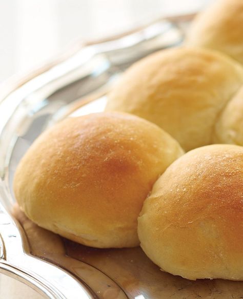 Overnight Buns, Refrigerator Bread Dough, Overnight Bread Recipe, Dough Bread Machine, Overnight Bread, Yeast Dinner Rolls, Chicken Cheddar, Postpartum Nutrition, No Yeast Dinner Rolls