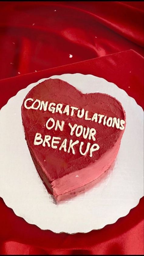 7 Signs You're In A Toxic Relationship - Society19 Breakup Party, Divorce Cake, In A Toxic Relationship, Friends Cake, Funny Birthday Cakes, Toxic Relationship, Delicacy Food, Caking It Up, Cute Birthday Cakes