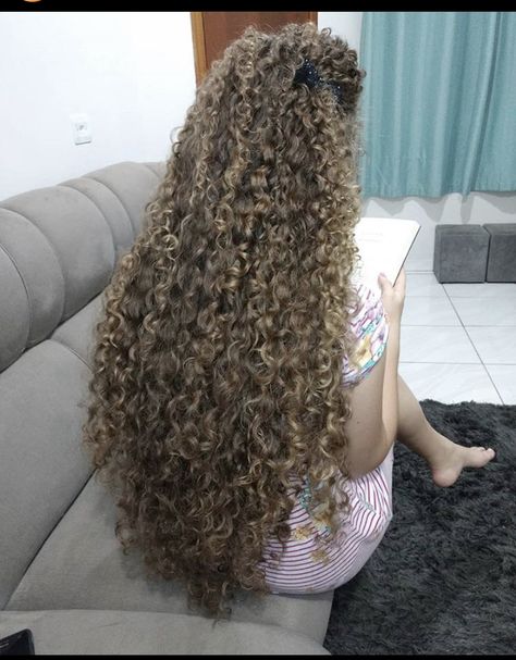 Long 3b Hair, Styles For Long Curly Hair, Very Long Curly Hair, Long Thick Curly Hair, Long Natural Curly Hair, Curly Hair Photos, Big Curly Hair, Blonde Curly Hair, Really Long Hair