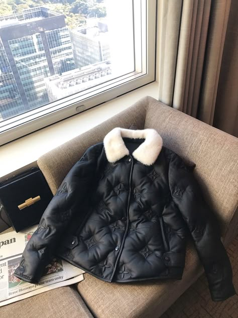 Louis Vuitton Coat, Winter Fits, Dolce E Gabbana, Dope Outfits, Street Style Outfit, Aesthetic Fashion, Lookbook Outfits, Korean Fashion, Chic Outfits