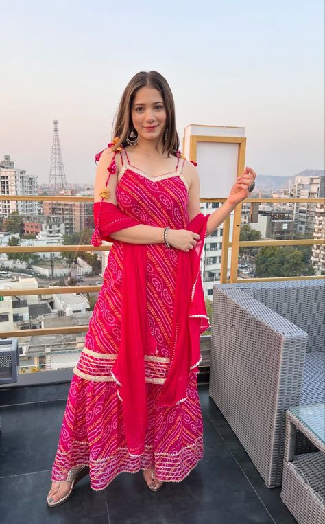 You can easily shop this dress just DM or comment below Bandhani Suit Design, Rajasthani Kurti, Cotton Dress Pattern, Sleeveless Kurta, Floral Dresses With Sleeves, Haldi Outfits, Trendy Outfits Indian, Bandhani Dress, Outfits Indian