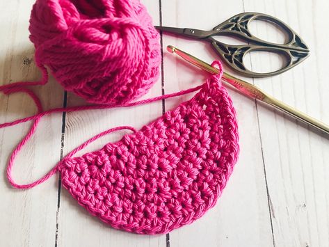 How To Crochet A Semi Circle, Half Circle Crochet Pattern Free, Half Circle Granny Square, How To Crochet A Half Circle, Crochet Semi Circle Pattern, Crochet Half Circle Pattern, Half Circle Crochet Pattern, Crochet Semi Circle, Grinch Eyes