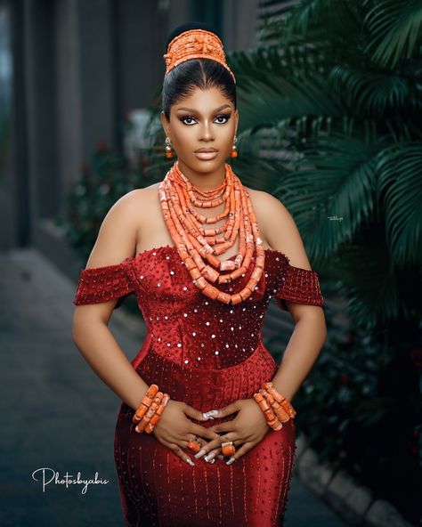 Edo Attire For Women, Edo Bride Hairstyle, Igbo Bride Hairstyles, Traditional Marriage Outfit For Women, Edo Bride Outfit, Igbo Hairstyles, Traditional Marriage Attires In Nigeria, Idoma Bride, Traditional Bridal Hairstyles