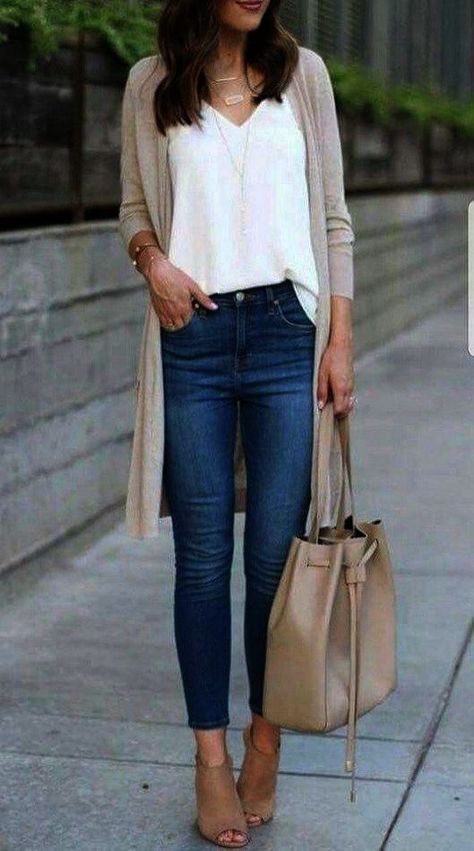 Mode Tips, Summer Work Outfits, Clothing Catalog, Mode Casual, Spring Outfits Women, Outfit Winter, Casual Work Outfits, Jeans Outfit, Looks Chic