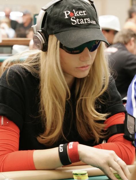 Vanessa Rousso, Poker Girl, Poker King, Eileen Kelly, World Series Of Poker, Poker Face, Diva Fashion, 2000s Fashion, So Cool