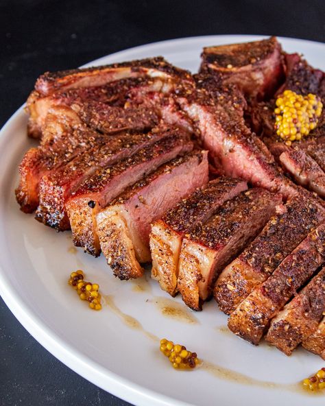 Smoked Pastrami Steak Smoked Pastrami, How To Make Pastrami, Tomahawk Ribeye, Omaha Steaks, Porterhouse Steak, Steak Cuts, Rub Recipes, Prime Rib Roast, Bbq Beef