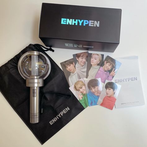 . i finally got enhypen’s lightstick 🤍🎀 can’t wait to customise it~ • • #enhypen #engene #엔진 #엔하이픈 #lightstick #kpop #fyp #home Engene Lightstick, Alaa Core, Enhypen Lightstick, Lightstick Kpop, Kpop Lightstick, Album Kpop, Kpop Album, Kpop Albums, Wishlist 2024