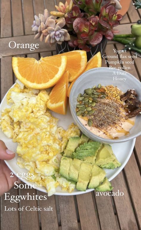 Organic Whole Food Recipes, Whole Food Recipes Snacks, Quick Nourishing Meals, Whole Foods Lunch, Nourish Bowl Meal Prep, Whole Foods Meal Ideas, Whole Food Eating, Holistic Meal Prep, Dietitian Meals