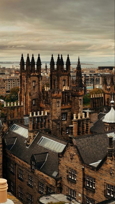 Scotland Aesthetic Wallpaper, Scotland Aesthetic, Edinburgh City, Edinburgh Scotland, Old Buildings, City Aesthetic, Pretty Places, Favorite City, Dream Destinations