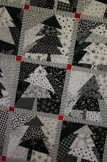 The Black and White Quilt Challenge Project Black Quilts Ideas, Black And White Quilt Patterns, Black And White Quilts Patterns Free, Black And White Quilts Patterns Ideas, Patchwork Cards, Christmas Tree Quilt, Black And White Quilts, Holiday Sewing, Two Color Quilts