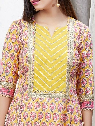 Trendy 50 Kurti Neck Designs For Front (2021) Block Print Designs, Printed Kurti Designs, Suit Neck Designs, Indian Kurti Designs, New Kurti Designs, Simple Kurta Designs, Kurti Patterns, Simple Kurti Designs, Neck Designs For Suits