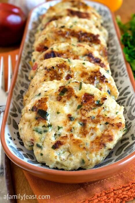 Chicken Cakes - A Family Feast Chicken Cakes, Chicken Fritters, Chicken Cake, Ground Chicken Recipes, Cheese Chicken, Cauliflower Cheese, Snack Foods, Chicken Dishes Recipes, Easy Family Meals