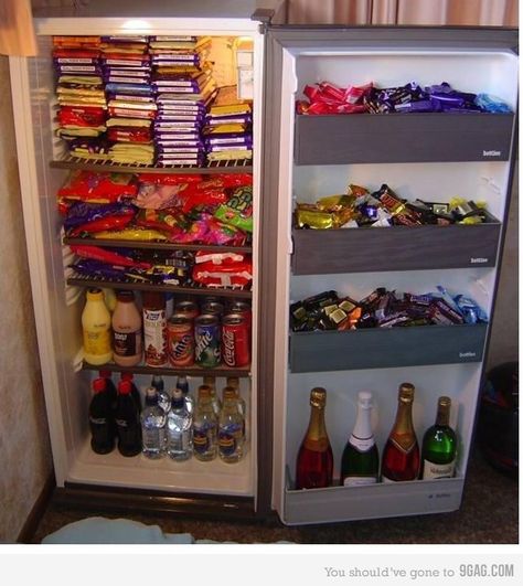 Mom went shopping.... (I want a mom like that) Dream Fridge, Junk Food Snacks, Fridge Organization, Mini Fridge, Like A Boss, My New Room, Junk Food, Shoe Rack, Sake