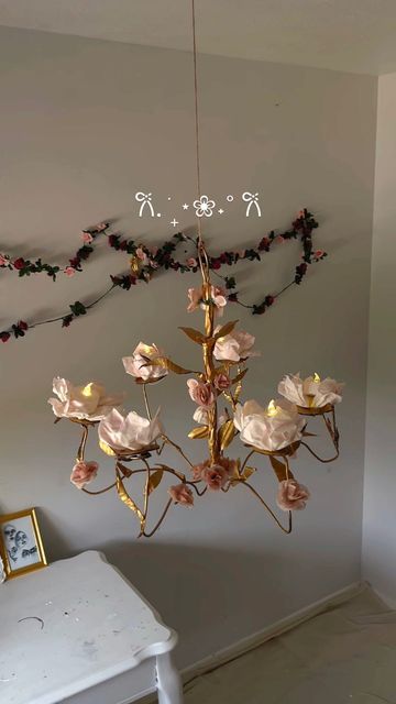 Diy Flower Chandelier, Flower Chandelier Diy, Diy Candleholder, Floral Chandelier Diy, Fairy Chandelier, Chandelier Diy, Paper Chandelier, Diy Light Fixtures, Flower Chandelier