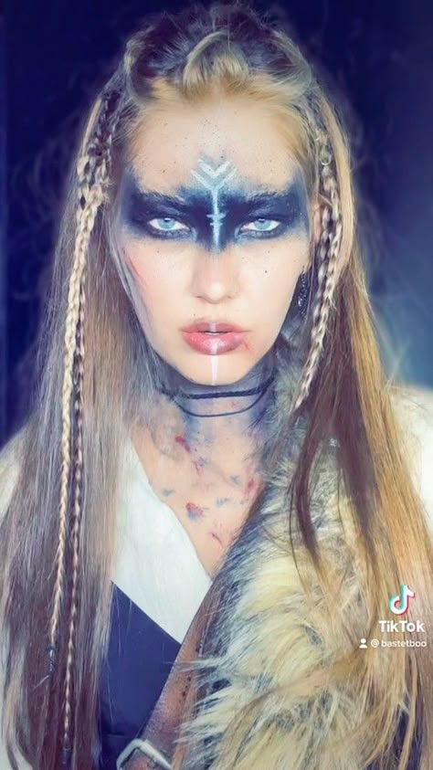 Womens Viking Warrior Makeup, Norse Make Up, Viking Make Up Woman Simple, Nordic Face Paint, Lagertha Makeup, Women Viking Makeup, Viking Makeup Tutorial, Viking Make Up, Viking Make Up Men