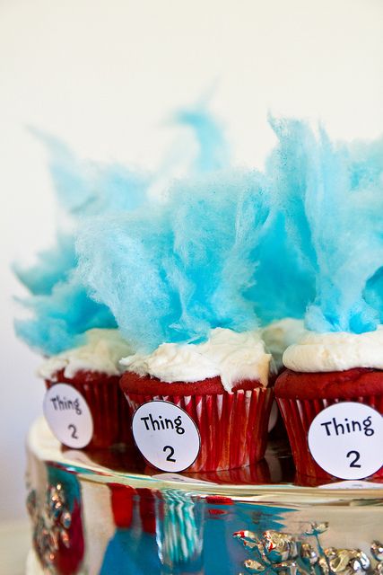 Dr. Seuss' Thing 1 and Thing 2 Cupcakes....   I would make these for munchkin students on Dr. Seuss' birthday...or maybe just the staff given that I'm teach 500+ students between K-8 grade.... Dr Seuss Cupcakes, Seuss Cupcakes, Thing 1 And Thing 2, Seuss Party, Cute Cupcakes, Cupcake Cake, Sweets Treats, Let Them Eat Cake, Cupcake Cookies