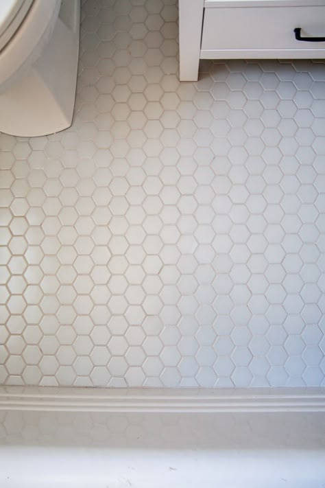 Hexagon Linoleum Flooring, Hexagon White Tile Bathroom, Vintage Tile Floor Bathroom, Small Hexagon Tile Bathroom Floor, Hex Tile Bathroom Floor, Small Hexagon Tile Bathroom, Hexagon Tiles Bathroom, White Hexagon Tile Bathroom, Hex Tiles Bathroom