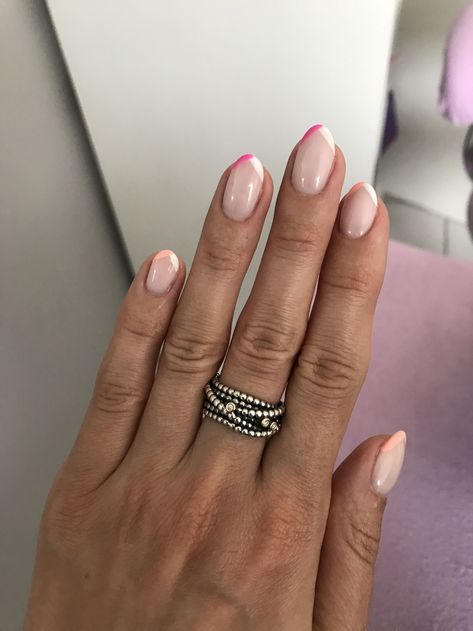 Nail Art For Summer, Art For Summer, Round Nail Designs, Nail Polish Colours, Subtle Nail Art, Nail Tip Designs, Pandora Ring, Subtle Nails, Minimal Nails