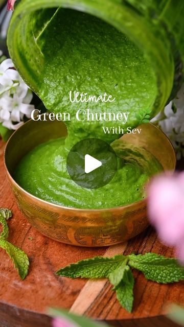 Green Chutney For Chaat, Sandwich Green Chutney Recipe, Green Chutney For Sandwich, Hebbars Kitchen Recipes, Mint Chutney Recipe, Chickpea Noodle, Idli Chutney, Green Chutney Recipe, Crispy Chickpea