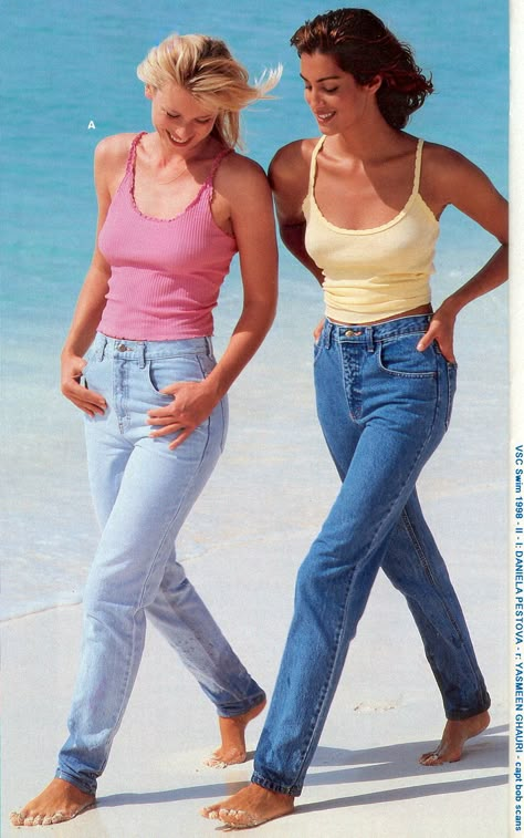 Yasmeen Gauri, Yasmeen Ghauri Street Style, 90s Supermodel Style, 80s Vs 90s, 90s Beach Outfit, 80s Ads Fashion, Yasmeen Ghauri Victoria Secret, Yasmeen Ghauri, 90s Summer