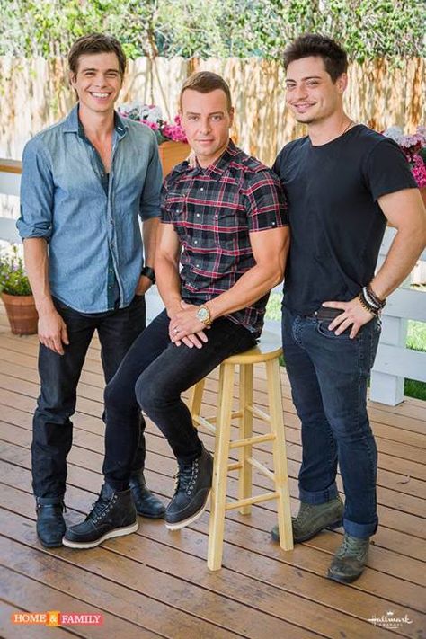 The Lawrence Brothers The Lawrence Brothers, Lawrence Brothers, Shirtless Actors, Matthew Lawrence, Melissa & Joey, Joey Lawrence, Celebrity Siblings, Gorgeous Guys, Family Legacy