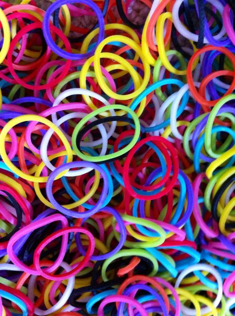 Rainbow loom rubber bands Rainbow Loom Aesthetic, Loom Bands Aesthetic, Bands Aesthetic, Rainbow Loom Rubber Bands, Loom Bands, Rainbow Loom, Rubber Bands, Summer Camp, Christmas List