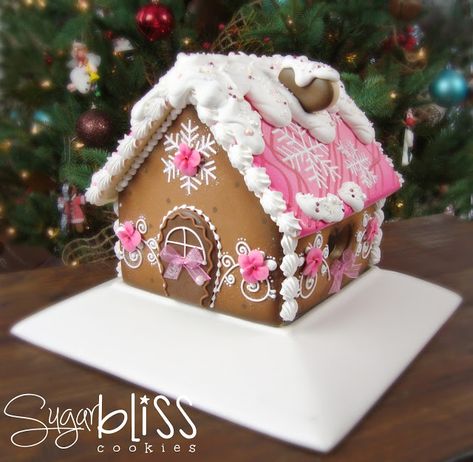 SugarBliss Sugarbread House Homemade Gingerbread House, Gingerbread House Patterns, Cool Gingerbread Houses, Gingerbread House Parties, Gingerbread House Designs, All Things Gingerbread, Gingerbread House Cookies, Gingerbread Christmas Decor, Cookie House