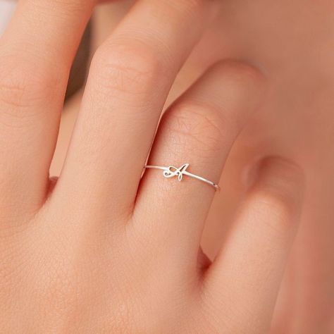 A Ring Letter, A And I Letter Love, Initial Ring Silver, Simple Ring Designs Silver, Pretty Rings Silver, Letter A Ring, Ring With Letter, Ring With Initials, Monogram Rings