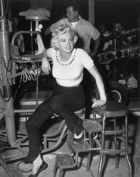 on_set_white_shirt_by_shaw_1a Joe Dimaggio, Marilyn Monroe Photos, Norma Jean, Actrices Hollywood, Norma Jeane, Blonde Bombshell, Brigitte Bardot, Mode Vintage, Classic Hollywood