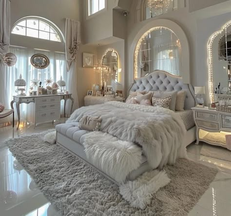 Fancy Bedroom Aesthetic, Fancy Bedroom Luxury, Big Bedrooms, Luxury Room Bedroom, Dream Bedroom Inspiration, Classy Bedroom, Dream Life House, Dream Apartment Decor, Luxurious Bedroom