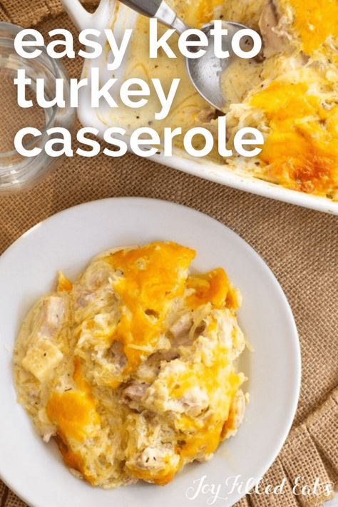 Looking for an easy way to use up leftover turkey? This Keto Turkey Casserole is just what you need! Fast and simple casserole recipe! Keto Turkey Casserole, Turkey Casserole Recipes Leftover, Keto Turkey, Turkey Casserole Recipe, Leftover Turkey Casserole, 1000 Calorie, Smoked Turkey Recipes, Turkey Pot, Turkey Casserole