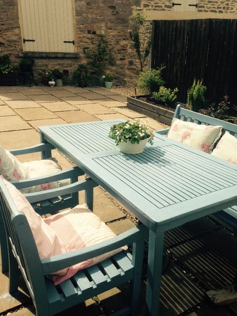 Garden table and chairs painted using Cuprinol primrose. Shabby chic cushions. Paint Garden Furniture, Upcycled Garden Furniture, Outdoor Table Painting Ideas, Painting Garden Furniture, Painted Garden Table, Painted Garden Furniture, Garden Diy Furniture, Painted Outdoor Furniture, Backyard Table