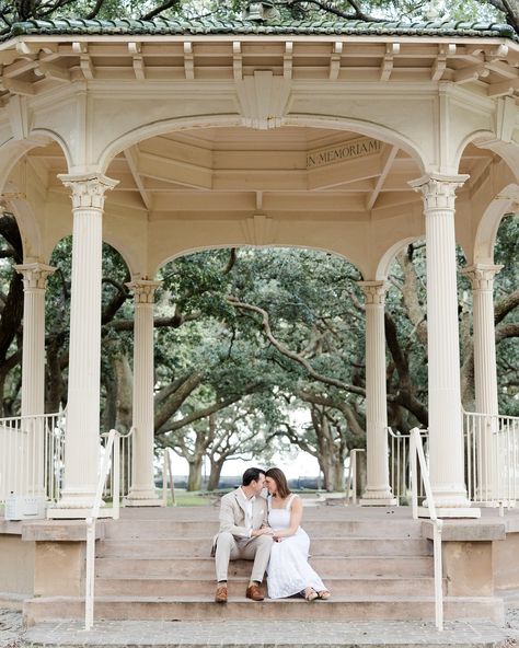 Everywhere you look there is another beautiful backdrop in Charleston. ⁣ ⁣ We had so much fun in Charleston with these two! Can’t wait for the gorgeous wedding! Charleston Wedding Photos, Charleston Wedding, Photography Instagram, Beautiful Backdrops, Photo Inspo, Gorgeous Wedding, Wedding Photo, Charleston, Wedding Photos