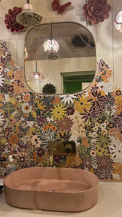 Fun Bathroom Sink, Bathroom Mosaic Art, Bathroom Art Tiles, Flower Theme Bathroom, Bohemian Bungalow Decor, Bathroom With Feature Tiles, Fun Tiles Bathroom, Funky Boho Bathroom, Funky Tile Bathroom