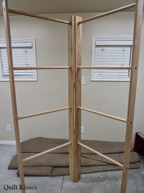 This Hinged Quilt Ladder Fits Neatly in a Corner - Quilting Digest Quilt Display Racks, Quilt Ladder, Quilting Digest, Quilt Hangers, Quilt Display, Quilt Studio, Quilt Rack, Hanging Quilts, Craft Booth Displays