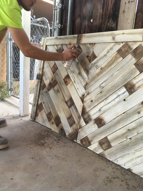 DIY Pallet Wood Herringbone Headboard - Six Clever Sisters Headboard Herringbone, Pallet Wood Headboard Diy, Headboard Pallet, Pallet Bed Headboard, Herringbone Headboard, Diy Pallet Decoration, Pallet Wood Headboard, Rustic Wood Headboard, Pallet Headboard Diy