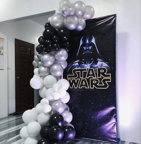 StarWars Balloon Garland Darth Vader Balloon Garland, Starwars Balloon Decoration, Darth Vader Birthday Party Ideas, Star Wars Balloon Garland, Star Wars Balloon Arch, Darth Vader Birthday Party, Star Wars Balloons, Darth Vader Party, Star Wars Party Decorations