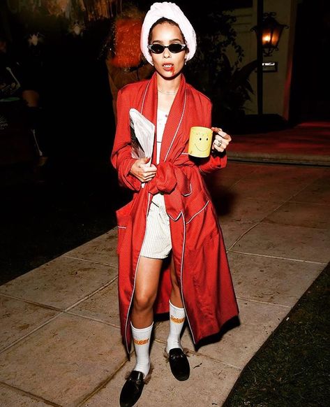 Zoë Kravitz on Instagram: “back when halloween was a thing.” Simple Vampire Costume, Charlotte Lawrence, Zoë Kravitz, Vampire Costume, Nyc Girl, Zoe Kravitz, Breakfast Time, A Thing, American Actress