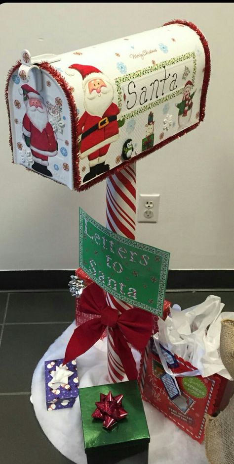 Christmas Mailbox Ideas, Santa Mailbox, Christmas Mailbox, Mailbox Ideas, Christmas Mail, Office Christmas Decorations, Office Christmas, Christmas Door, Christmas Deco