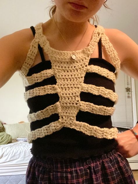 Crochet Skeleton Corset Tutorial, Punisher Crochet Phoebe Bridgers, Phoebe Bridgers Crochet Bag, Phoebe Bridgers Halloween, Crochet Skeleton Top Pattern Free, Phoebe Bridgers Crochet Pattern, Phoebe Bridgers Skeleton Outfit, Phoebe Bridgers Skeleton Top, Phoebe Bridgers Skeleton