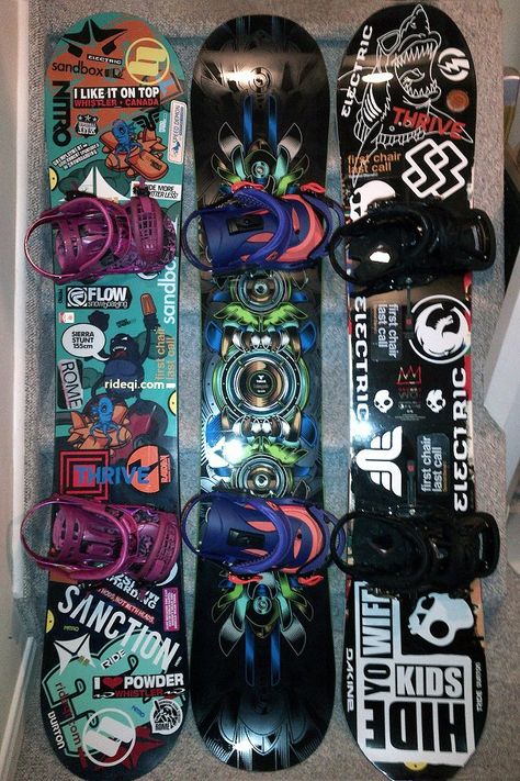 Snowboard Sticker Jobs Snowboard Stickers Design, Cool Snowboard Design, Snowboarding Boards, Snowboarding Stickers, Cool Snowboards, Snowboards Design, Snowboard Aesthetic, Snowboard Style, Snowboard Stickers