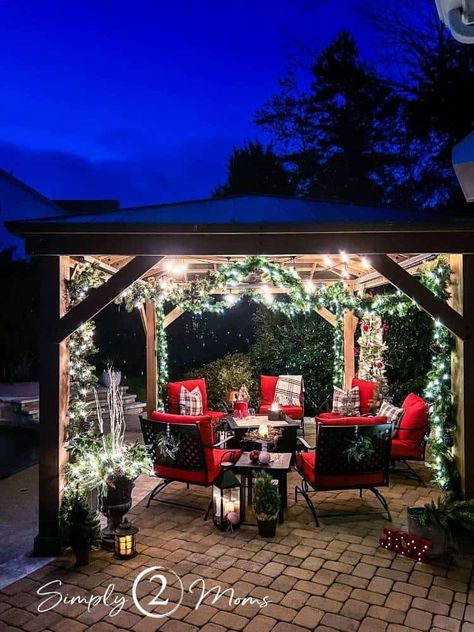 Outdoor Patio Christmas Tree, Decorating A Pergola For Christmas, Backyard Patio Christmas Decor, Decorating Gazebo For Christmas, Christmas Patio Party Ideas, Pergola Christmas Lights, Christmas Lights Pergola, Christmas Pergola, Covered Patio Christmas Decor