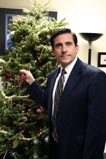 Office Christmas Episodes, Moroccan Christmas, Best Of The Office, Winter Movies, The Office Show, Christmas Episodes, Worlds Best Boss, Office Memes, American Comedy