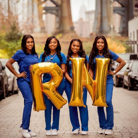 Nurse Friends Pictures, Nursing School Group Pictures, Group Nurse Graduation Pictures, Nurse Graduation Pictures Friends, Group Nursing Graduation Pictures, Group Graduation Pictures Friend Photos, School Group Pictures, Group Graduation Pictures, Nursing School Graduation Pictures