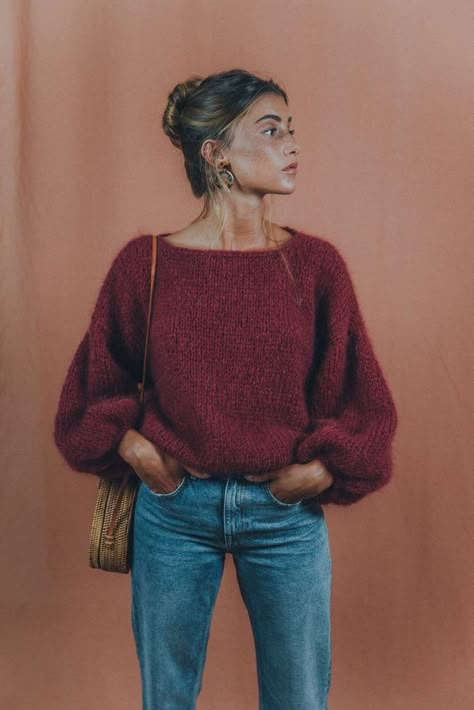 Strikkeopskrift Oversize Sweater, Pull Mohair, Boho Pullover, Stil Boho, Slouchy Sweater, Boho Sweater, Burgundy Sweater, Mohair Sweater, Year 1