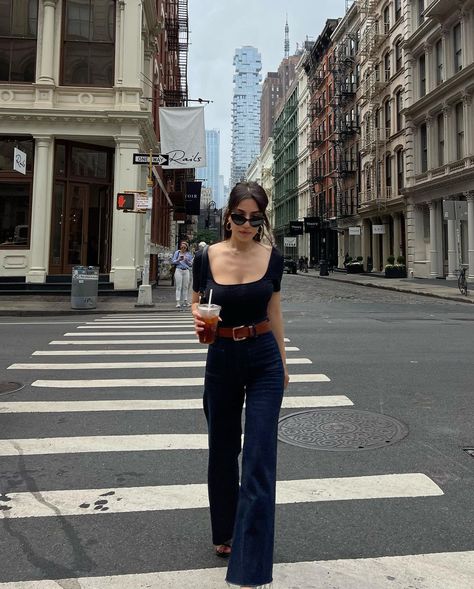 Old Money Fashion, Coffee Outfit, Looks Jeans, Money Fashion, Mode Inspo, Looks Chic, Feminine Outfit, 가을 패션, Professional Outfits